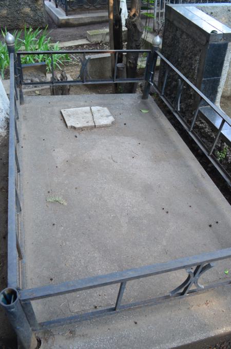 Navtlugi Jewish Cemetery