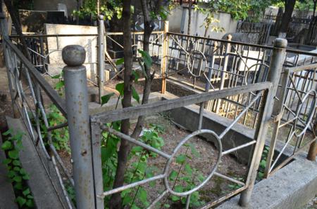 Navtlugi Jewish Cemetery