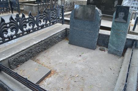 Navtlugi Jewish Cemetery