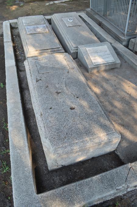 Navtlugi Jewish Cemetery