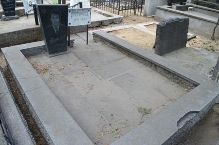 Navtlugi Jewish Cemetery