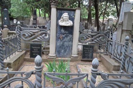 Navtlugi Jewish Cemetery