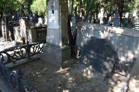 Navtlugi Jewish Cemetery