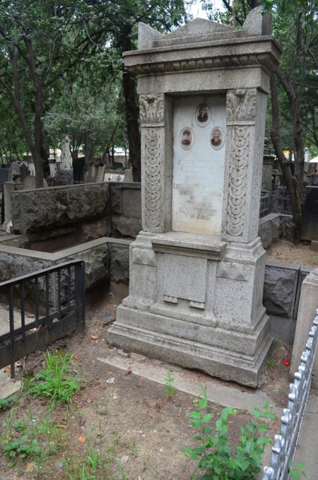 Navtlugi Jewish Cemetery