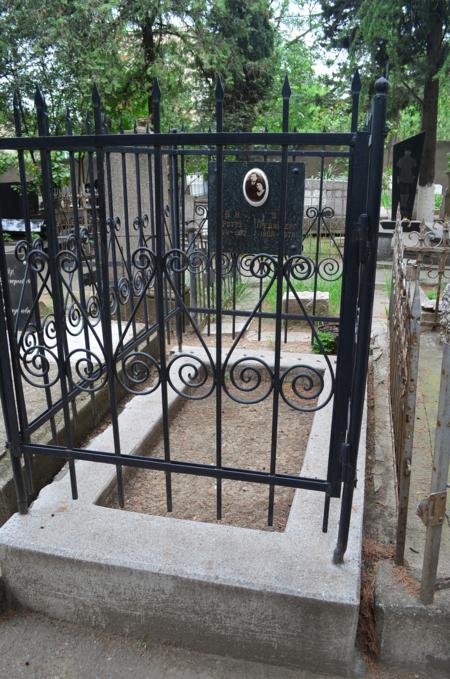 Navtlugi Jewish Cemetery