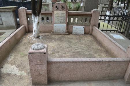 Navtlugi Jewish Cemetery