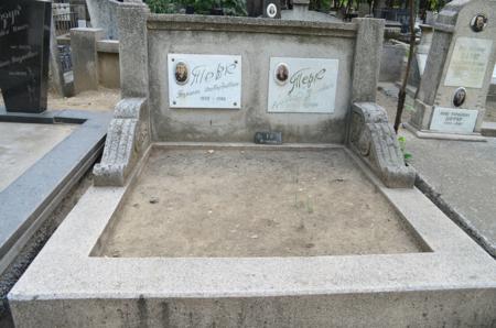 Navtlugi Jewish Cemetery