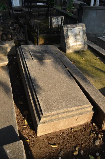 Navtlugi Jewish Cemetery