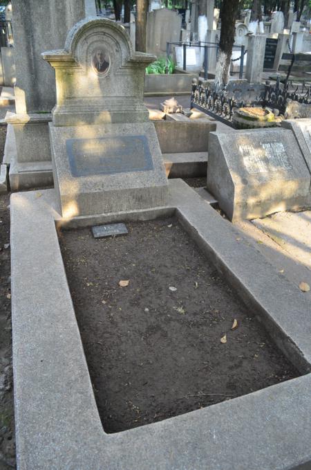 Navtlugi Jewish Cemetery