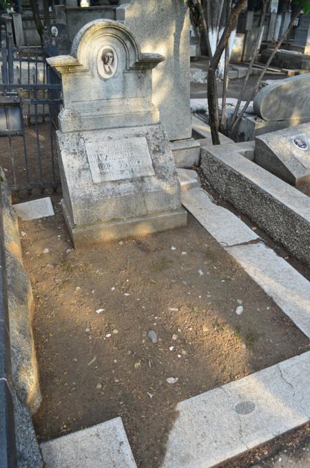 Navtlugi Jewish Cemetery