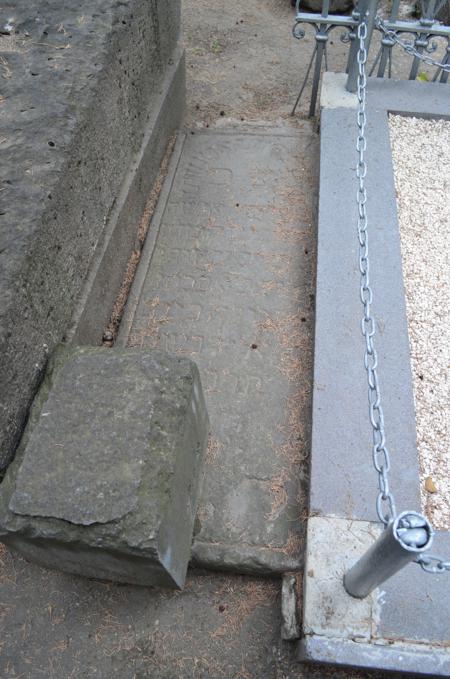 Navtlugi Jewish Cemetery