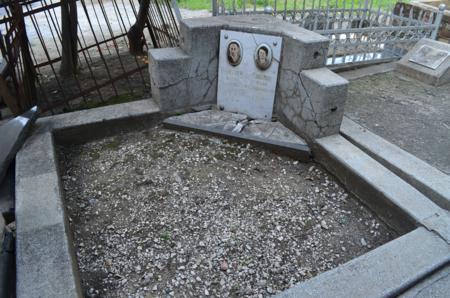 Navtlugi Jewish Cemetery