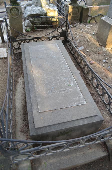Navtlugi Jewish Cemetery