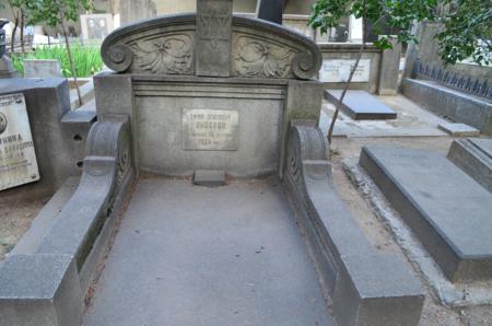 Navtlugi Jewish Cemetery