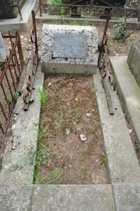 Navtlugi Jewish Cemetery
