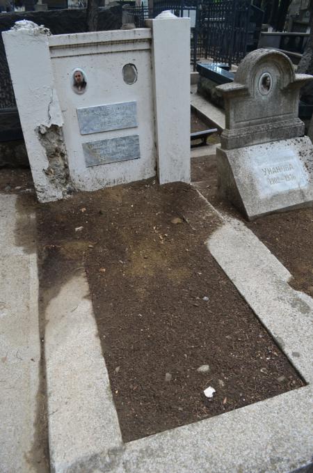 Navtlugi Jewish Cemetery