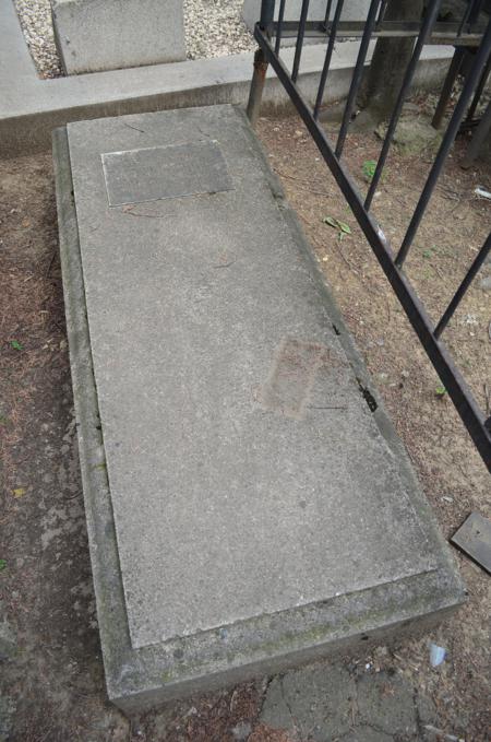 Navtlugi Jewish Cemetery