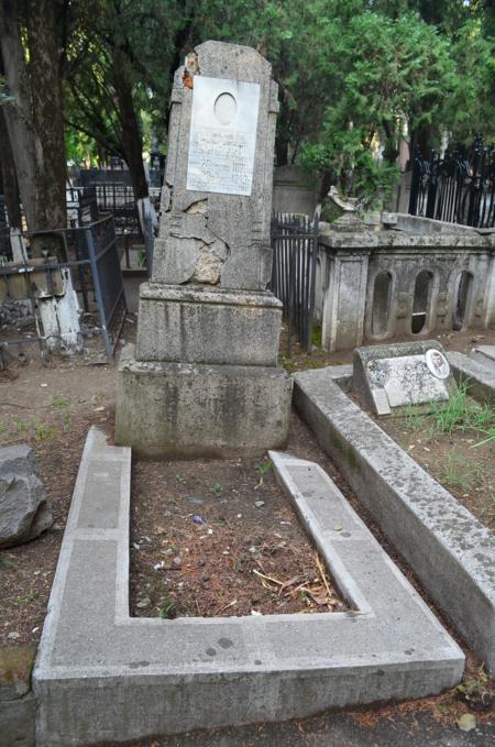 Navtlugi Jewish Cemetery