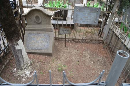 Navtlugi Jewish Cemetery