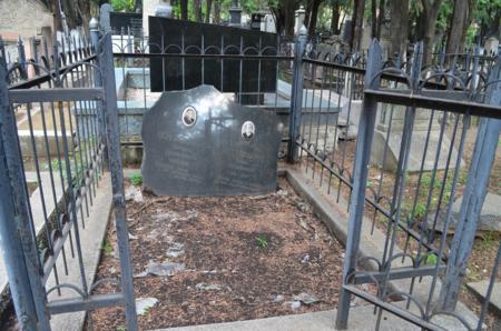 Navtlugi Jewish Cemetery