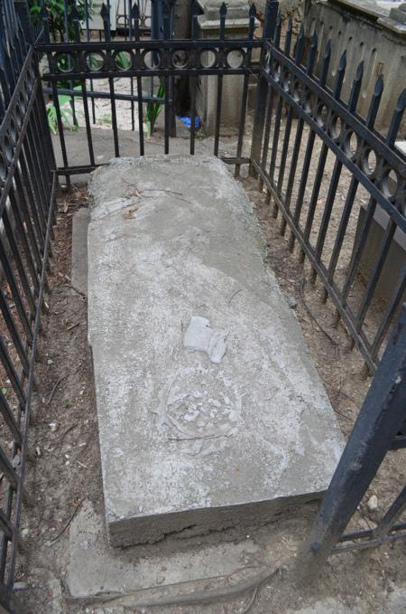 Navtlugi Jewish Cemetery