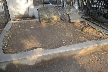 Navtlugi Jewish Cemetery