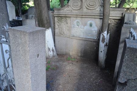 Navtlugi Jewish Cemetery