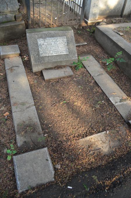 Navtlugi Jewish Cemetery