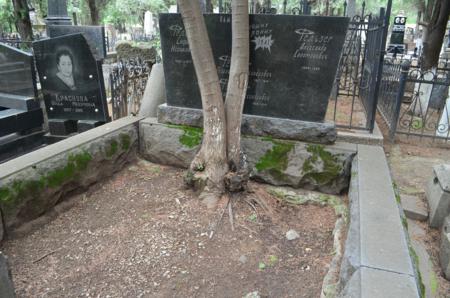 Navtlugi Jewish Cemetery