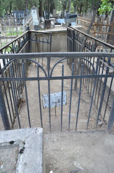 Navtlugi Jewish Cemetery