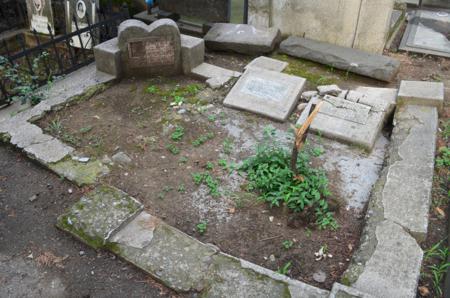 Navtlugi Jewish Cemetery