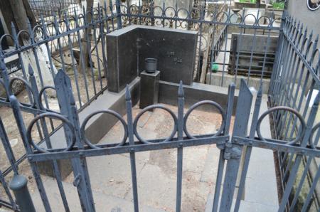 Navtlugi Jewish Cemetery