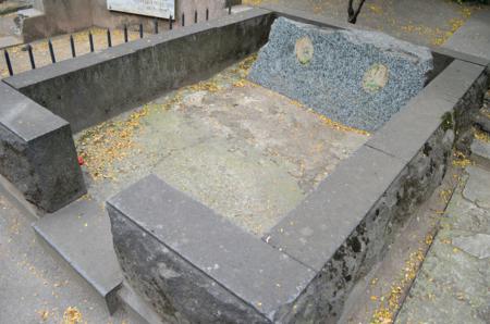 Navtlugi Jewish Cemetery