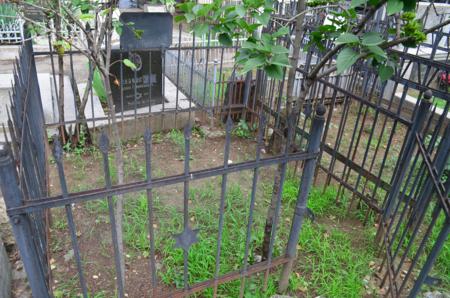 Navtlugi Jewish Cemetery