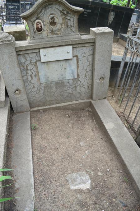 Navtlugi Jewish Cemetery