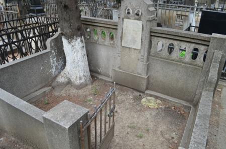 Navtlugi Jewish Cemetery