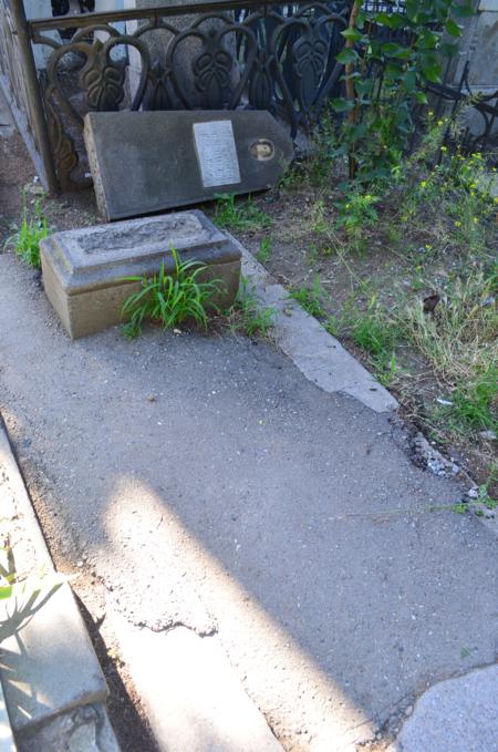 Navtlugi Jewish Cemetery