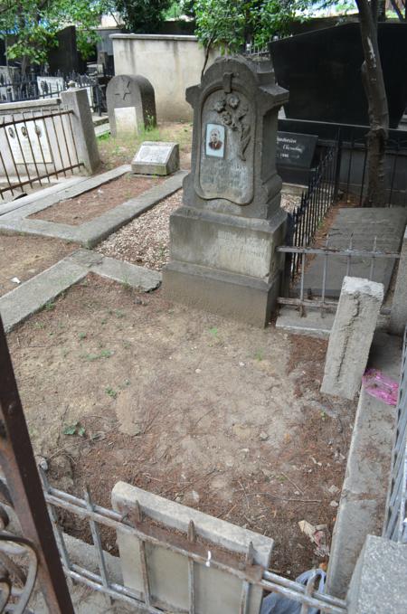 Navtlugi Jewish Cemetery