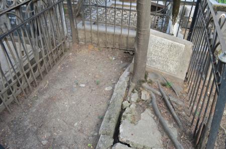 Navtlugi Jewish Cemetery