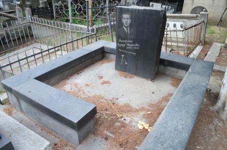 Navtlugi Jewish Cemetery