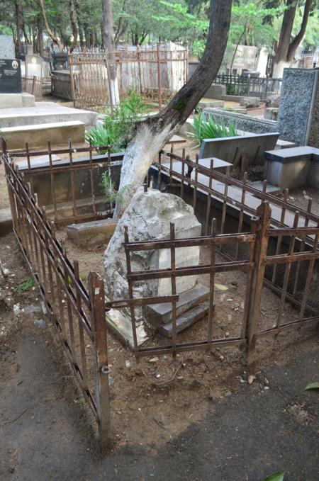 Navtlugi Jewish Cemetery