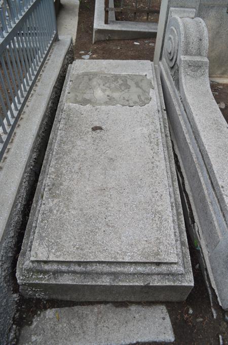 Navtlugi Jewish Cemetery