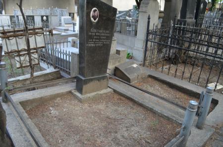 Navtlugi Jewish Cemetery