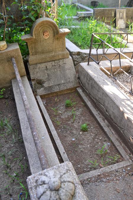 Navtlugi Jewish Cemetery