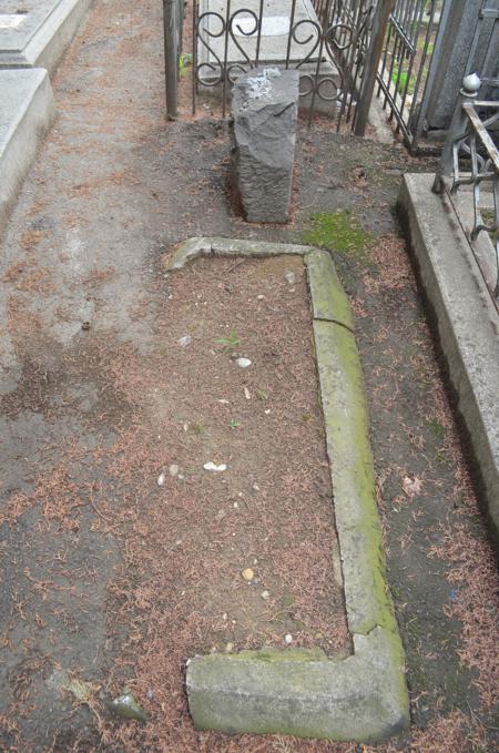 Navtlugi Jewish Cemetery