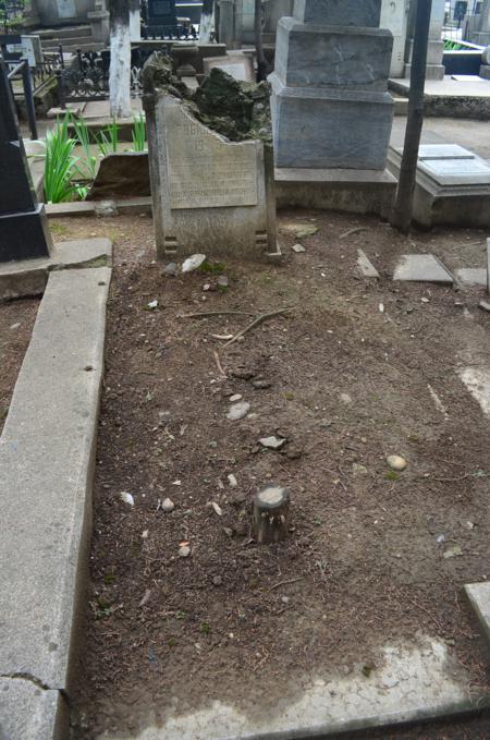 Navtlugi Jewish Cemetery