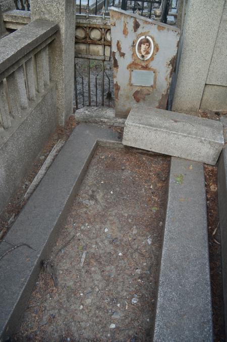 Navtlugi Jewish Cemetery