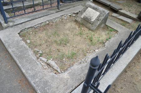 Navtlugi Jewish Cemetery