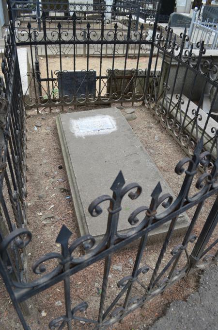 Navtlugi Jewish Cemetery