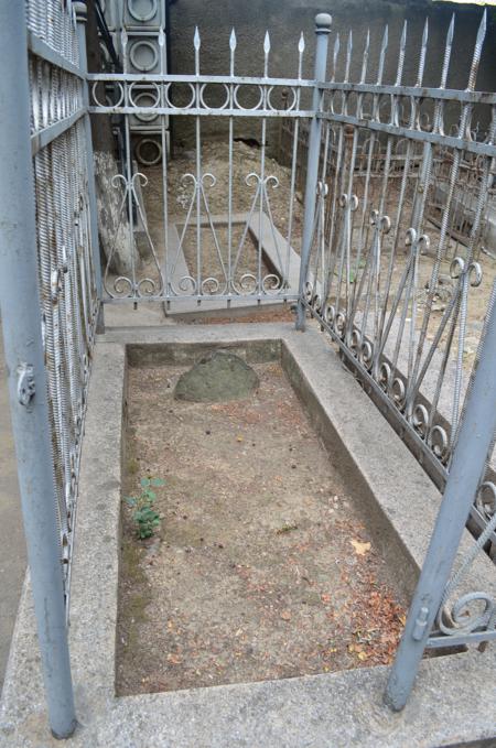 Navtlugi Jewish Cemetery
